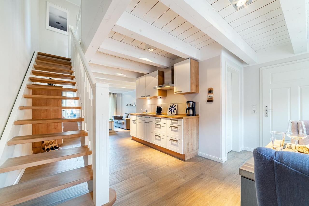 Haus Am Siel 01, Zentral Mit Eigenem Steg Villa Греетзиел Екстериор снимка